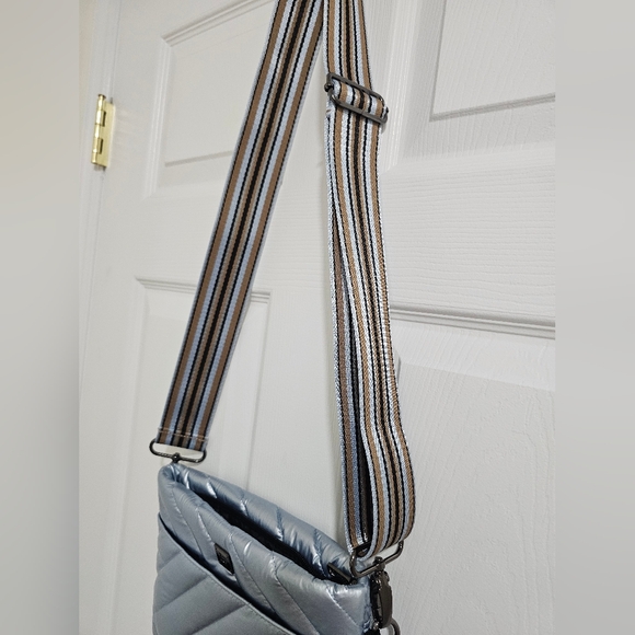 Think Royln Quilted Crossbody Bag – Pearl Ice Blue – NWT - Picture 3 of 16